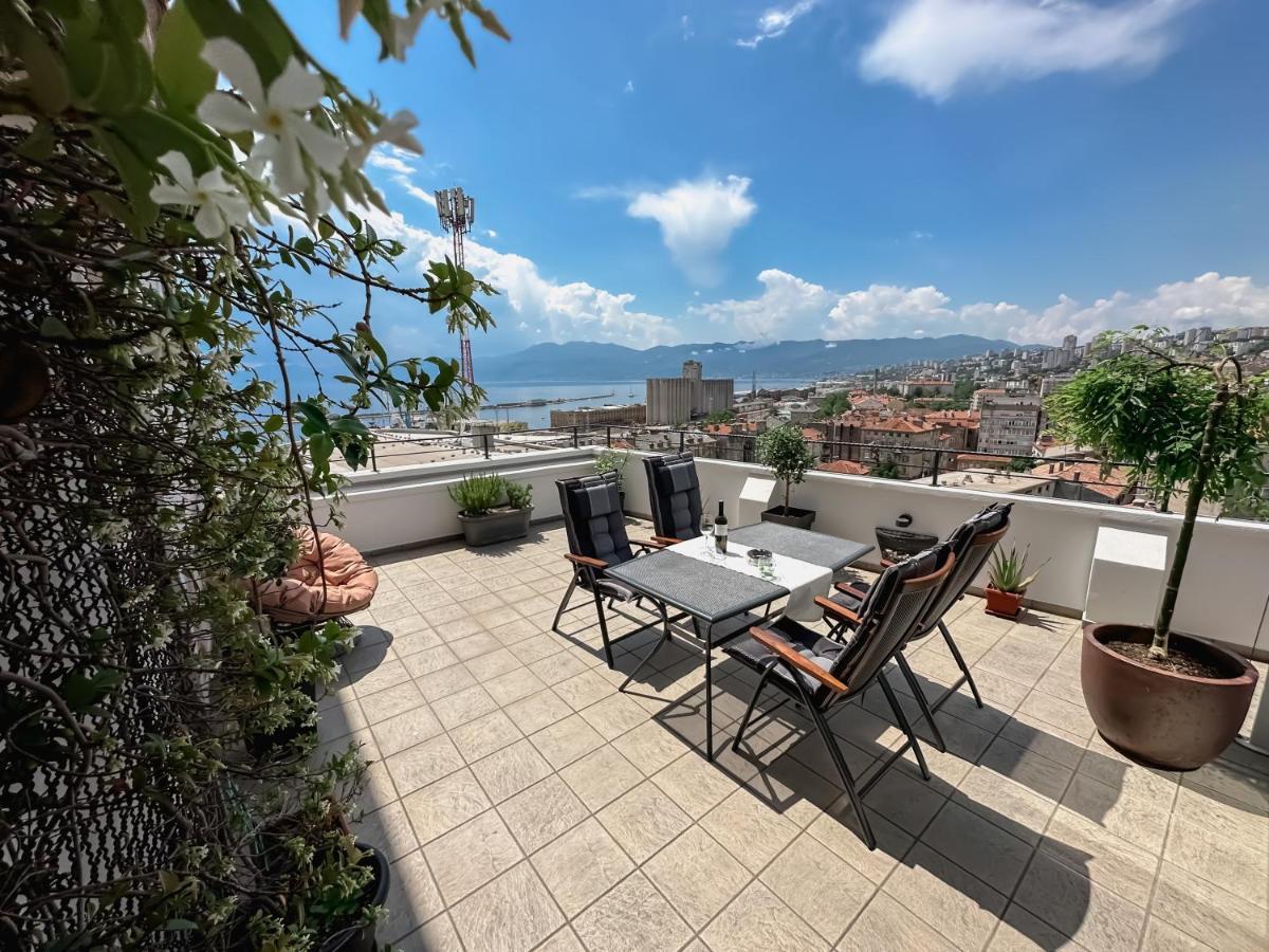 Апартаменты 105M2 Penthouse Sea View Rijeka With Free Garage Parking Экстерьер фото